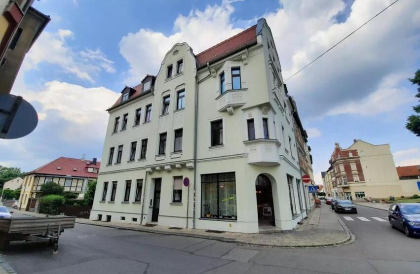 Großzügige neurenovierte 2- Raum-Wohnung im Dachgeschoss