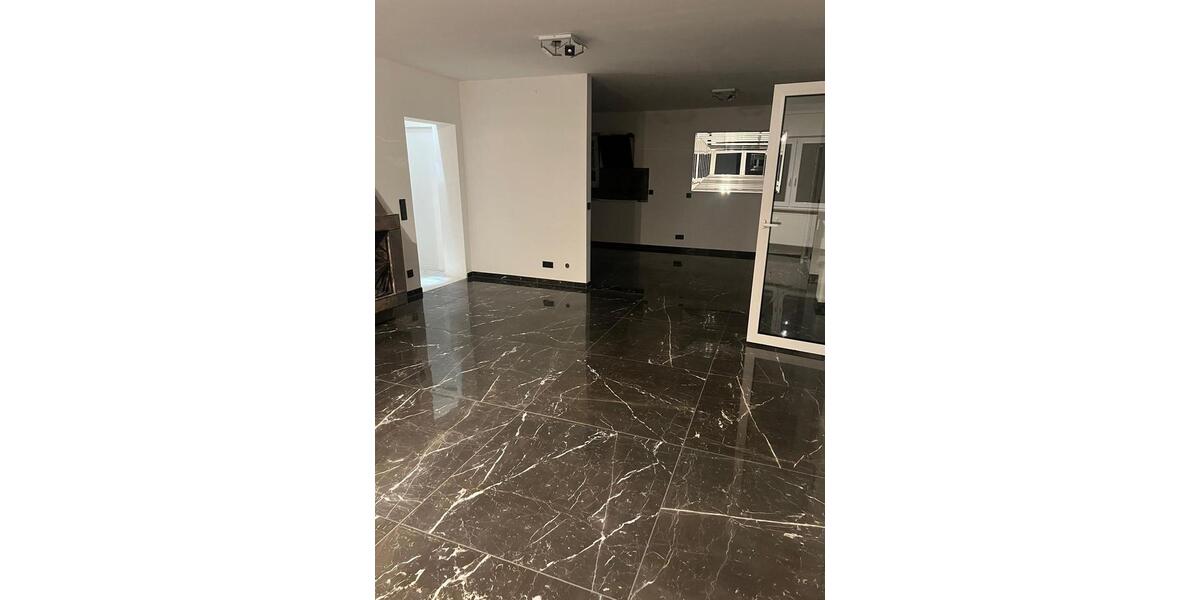 Etagenwohnung Raunheim - 5 Zimmer, 125 m&sup2;, 2.500&euro; | Angebot:24446596