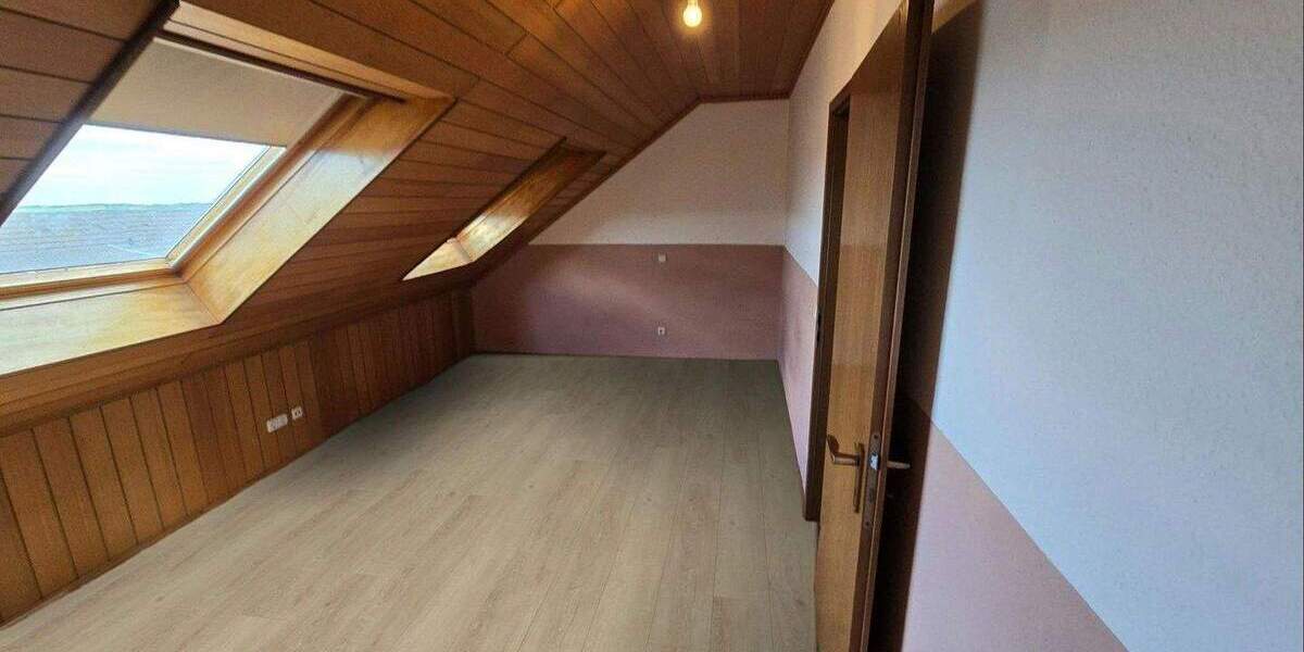 Etagenwohnung Aachen-Verlautenheide Verlautenheide - 3 Zimmer, 105 m&sup2;, 890&euro; | Angebot:25103050