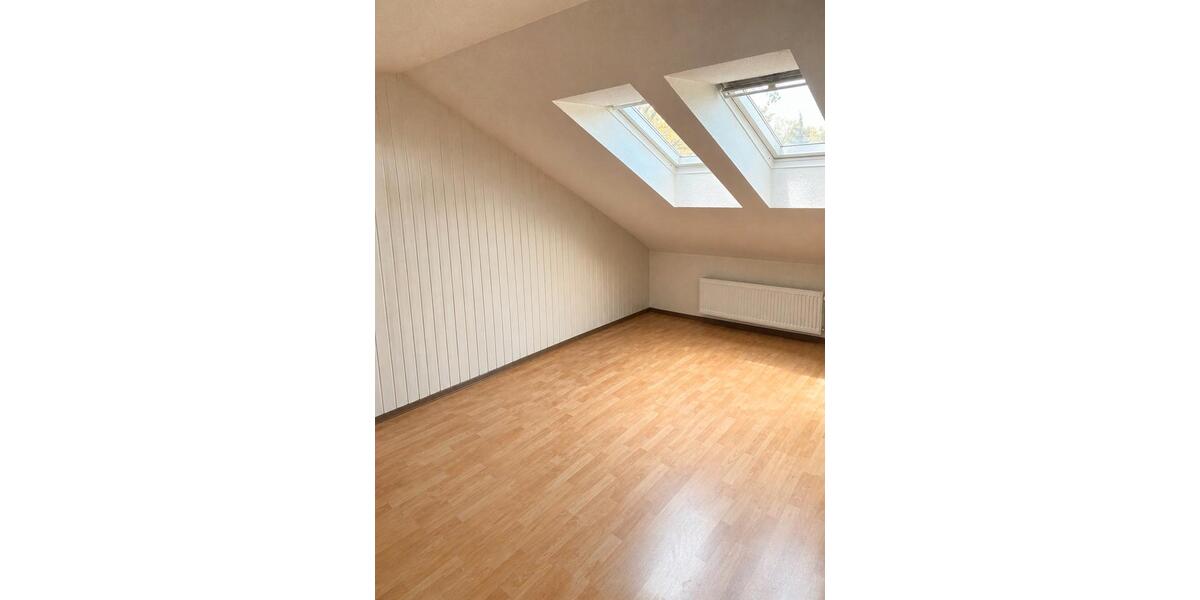 Dachgeschoßwohnung München Allach-Untermenzing - 4 Zimmer, 81 m&sup2;, 1.500&euro; | Angebot:26447552