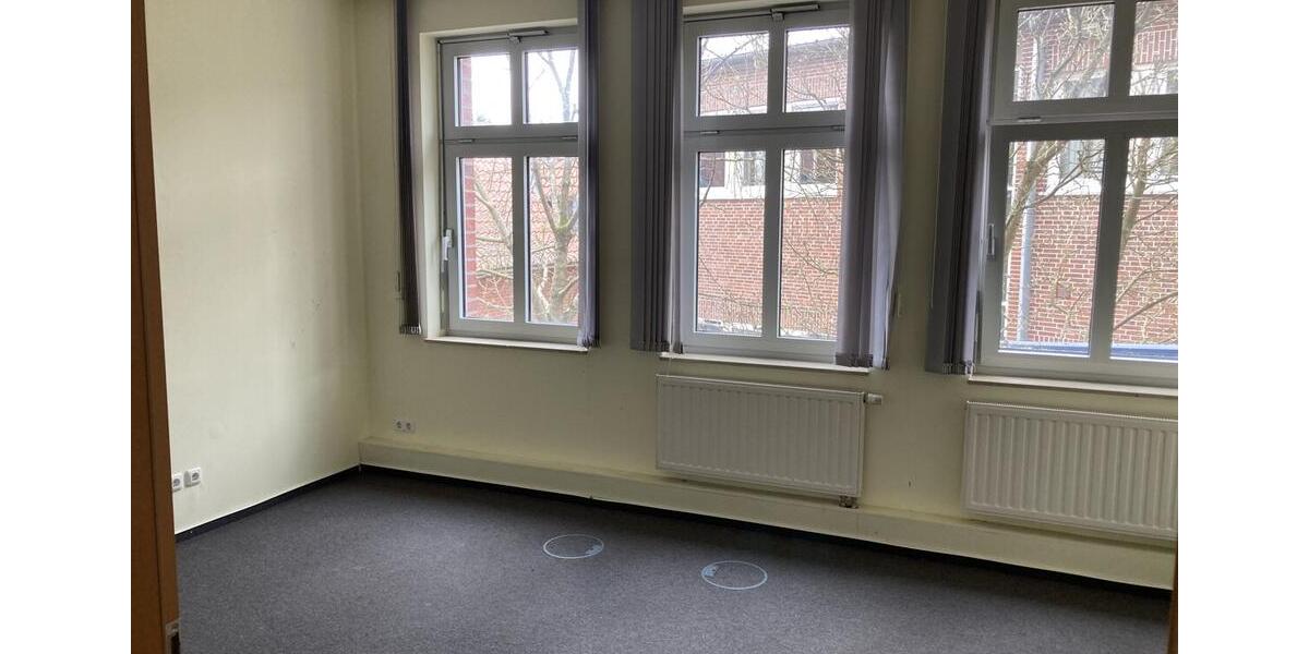 Etagenwohnung Dannenberg (Elbe) - 3 Zimmer, 120 m&sup2;, 900&euro; | Angebot:26422288