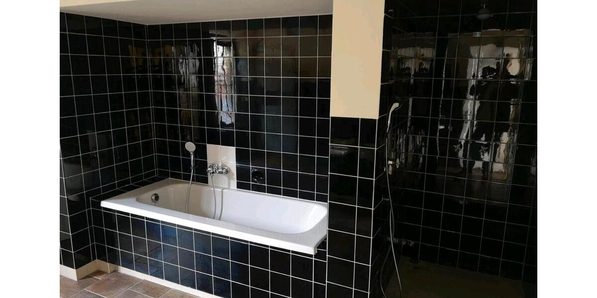 Reihenhaus Emmerich am Rhein - 12 Zimmer, 357 m&sup2;, 3.400&euro; | Angebot:25163561