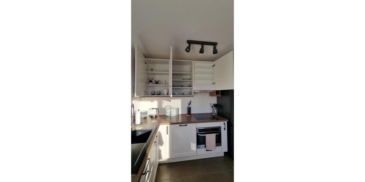 Zentrale und ruhige 2-Zi.-Wohnung, ab 1 Monat, voll möbliert 2 zimmer