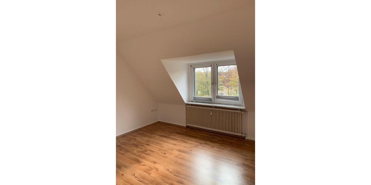 Dachgeschoßwohnung Recklinghausen Berghausen - 4 Zimmer, 65 m&sup2;, 590&euro; | Angebot:26019131