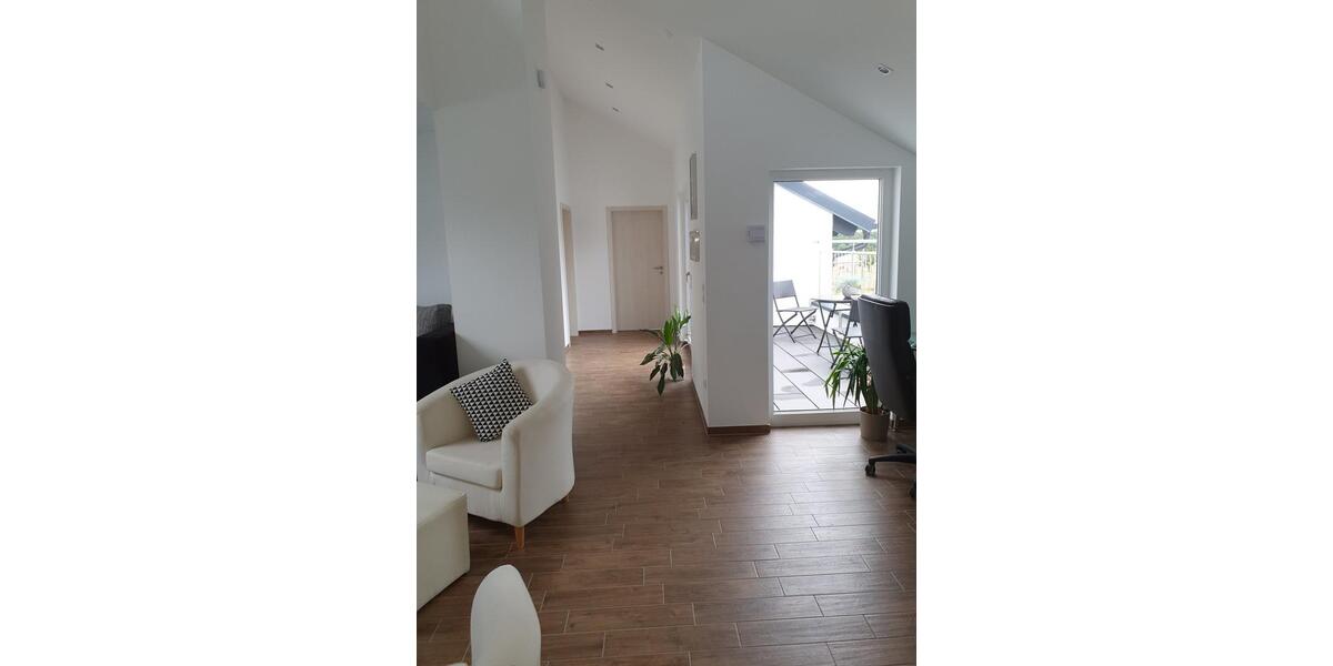 Stilvolle 2-Raum-DG-Wohnung mit Innenausstattung mit Ba 2 zimmer