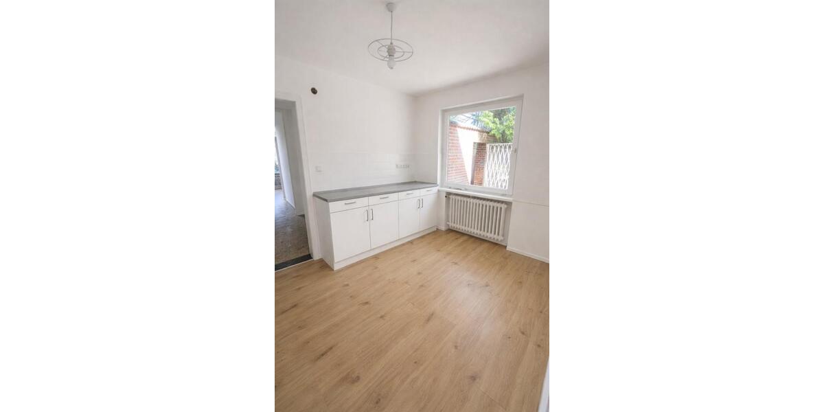 Etagenwohnung Lüneburg Goseburg-Zeltberg - 5 Zimmer, 200 m&sup2;, 450&euro; | Angebot:26252523