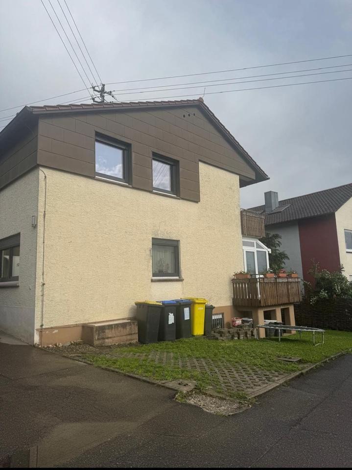 Schöne 4-Zimmerwohnung (Bitte keine Jobcenter Anfragen)