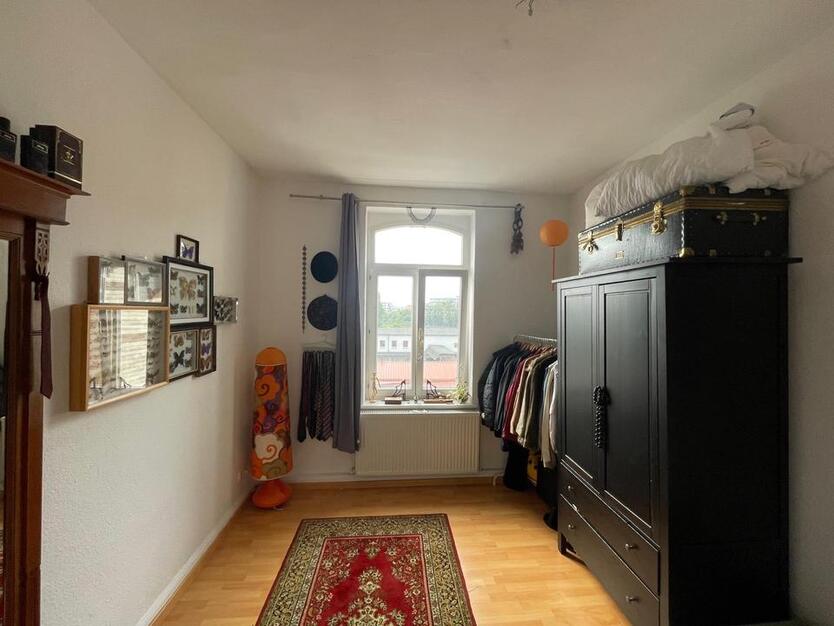Helle, freundliche VierZimmerwohnung in HÜTTENSTRAßE