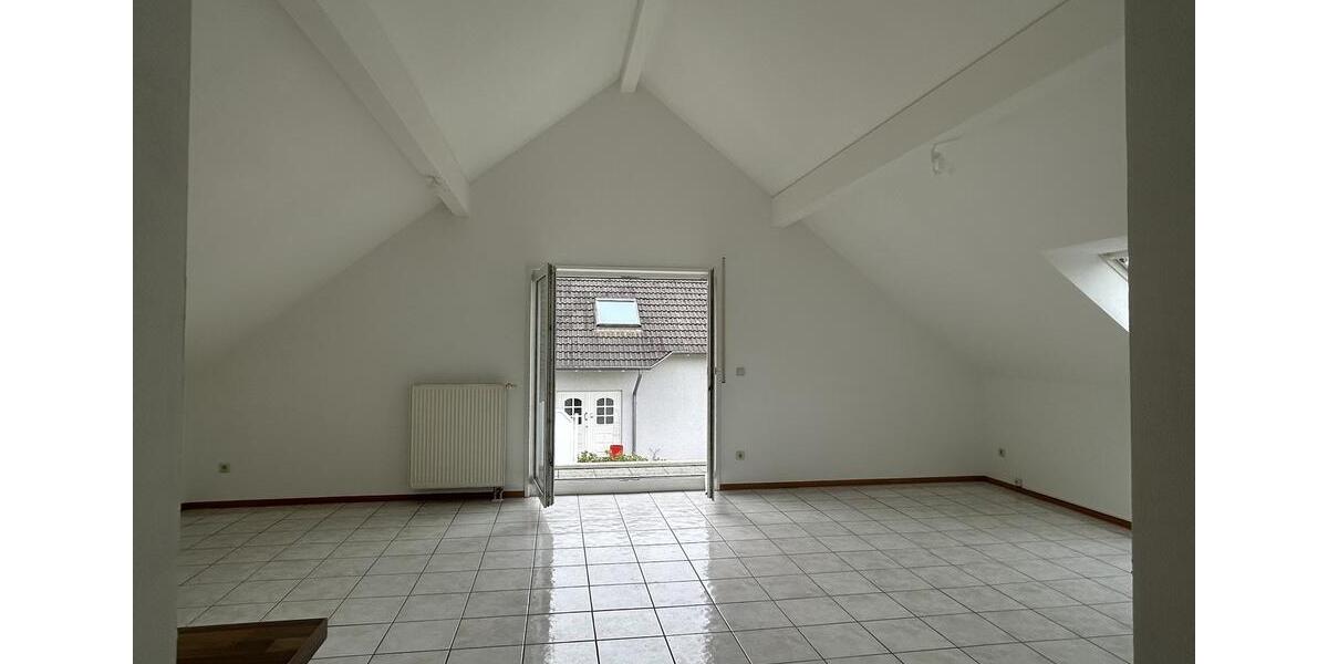 Schöne 2-Zimmer-Wohnung mit Balkon, Grün- & Blicklage von Privat. Am Schäfersberg-Niedernhausen 2 zimmer