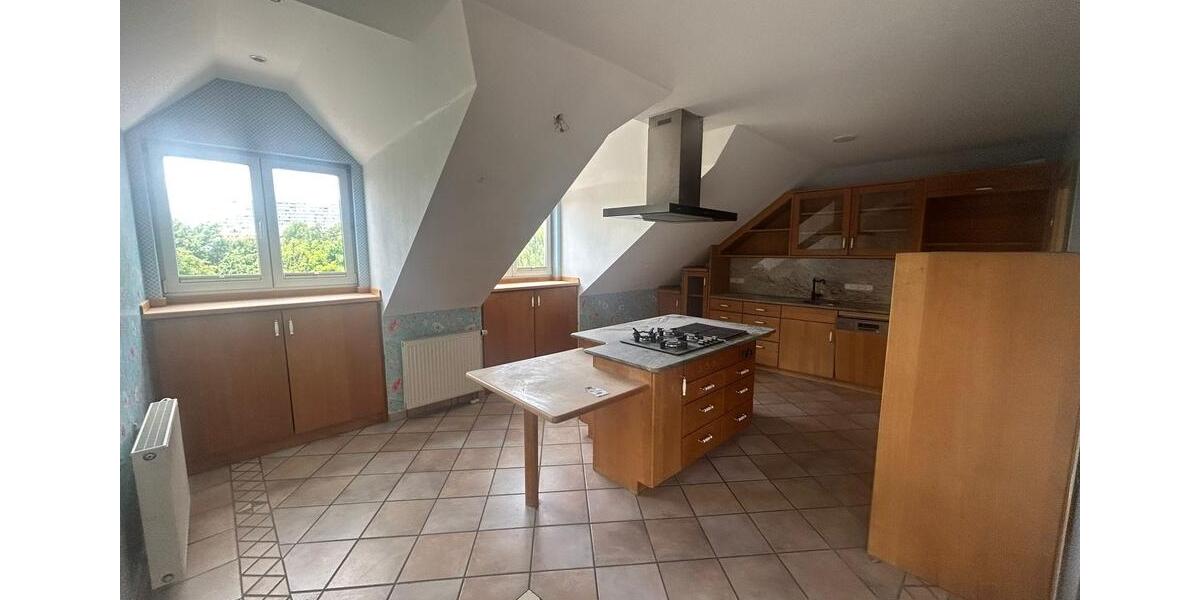 Dachgeschoßwohnung Künzell - 4 Zimmer, 160 m&sup2;, 1.390&euro; | Angebot:23555126