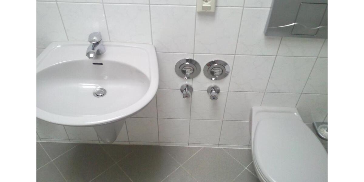 Dachgeschoßwohnung Bernburg (Saale) - 2 Zimmer, 63 m&sup2;, 410&euro; | Angebot:25715837