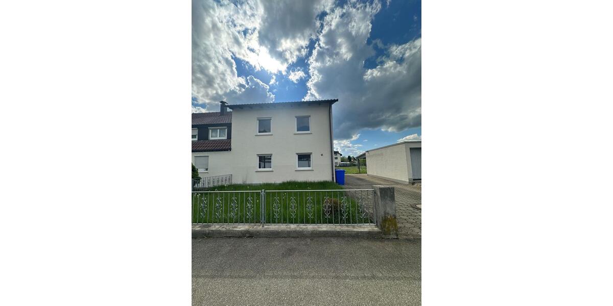 Etagenwohnung Albstadt Gemarkung Onstmettingen - 4 Zimmer, 140 m&sup2;, 1.100&euro; | Angebot:26691626