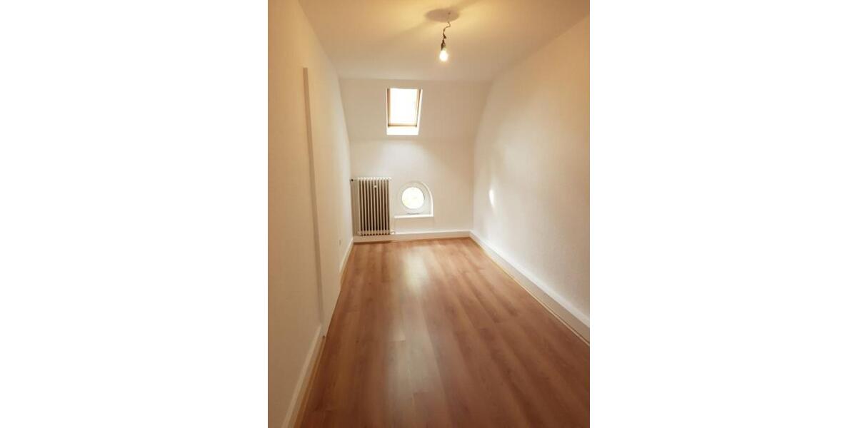 Dachgeschoßwohnung Frankfurt am Main Unterliederbach - 4 Zimmer, 81 m&sup2;, 800&euro; | Angebot:24694116
