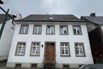 Charmante 2-Zimmer-Dachgeschoßwohnung im Herzen von Breckerfeld