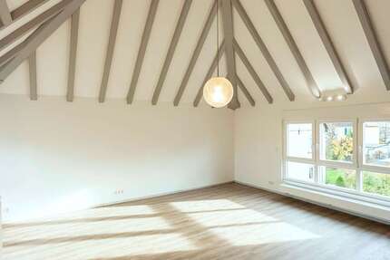 Haus zum Mieten in Rüsselsheim am Main 1.500 € 117 m² 3 zimmer