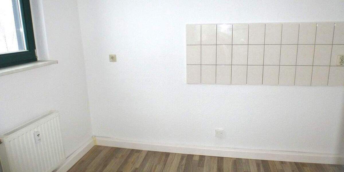Zimmer Chemnitz Lutherviertel - 3 Zimmer, 63 m&sup2;, 350&euro; | Angebot:26471025