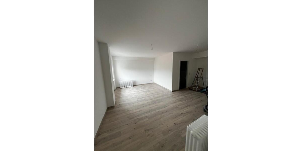 Großzügige, renovierte Etagenwohnung mit besonderem Flair 4 zimmer