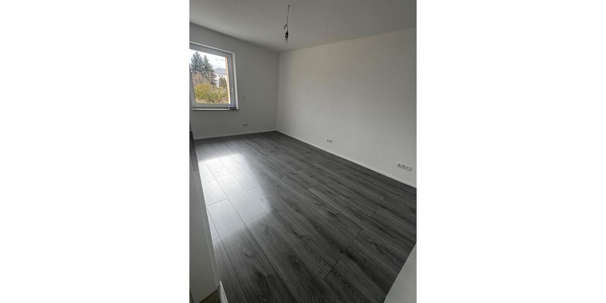 Erdgeschoßwohnung Rochlitz - 7 Zimmer, 110 m&sup2;, 1.045&euro; | Angebot:26409494