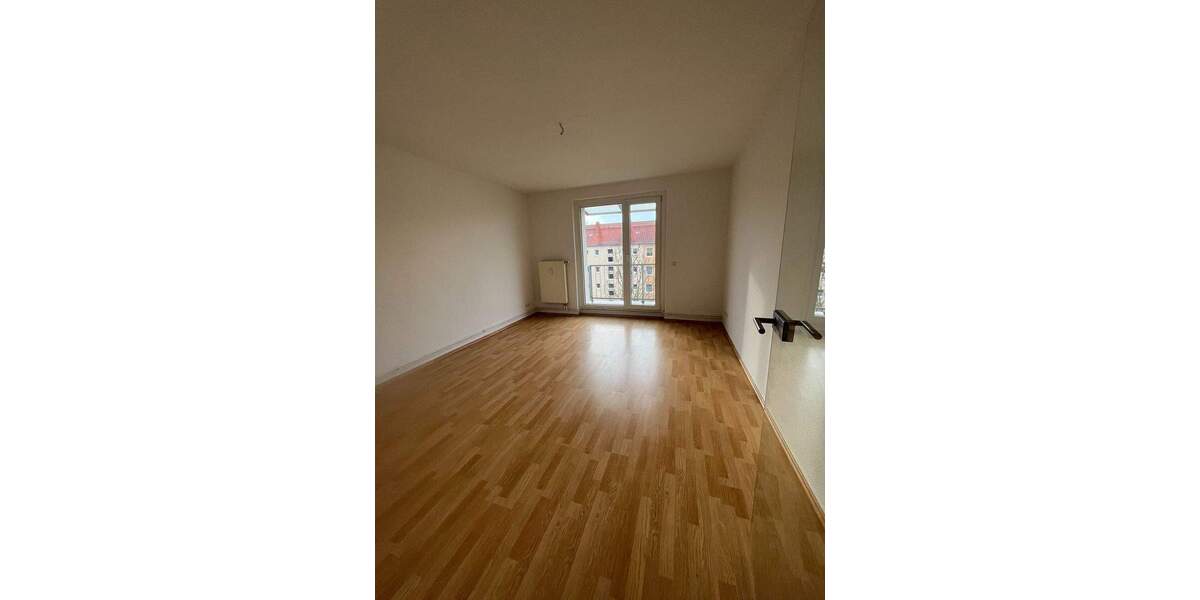 Zimmer Halle/Saale Südstadt - 3 Zimmer, 59 m&sup2;, 445&euro; | Angebot:25968710