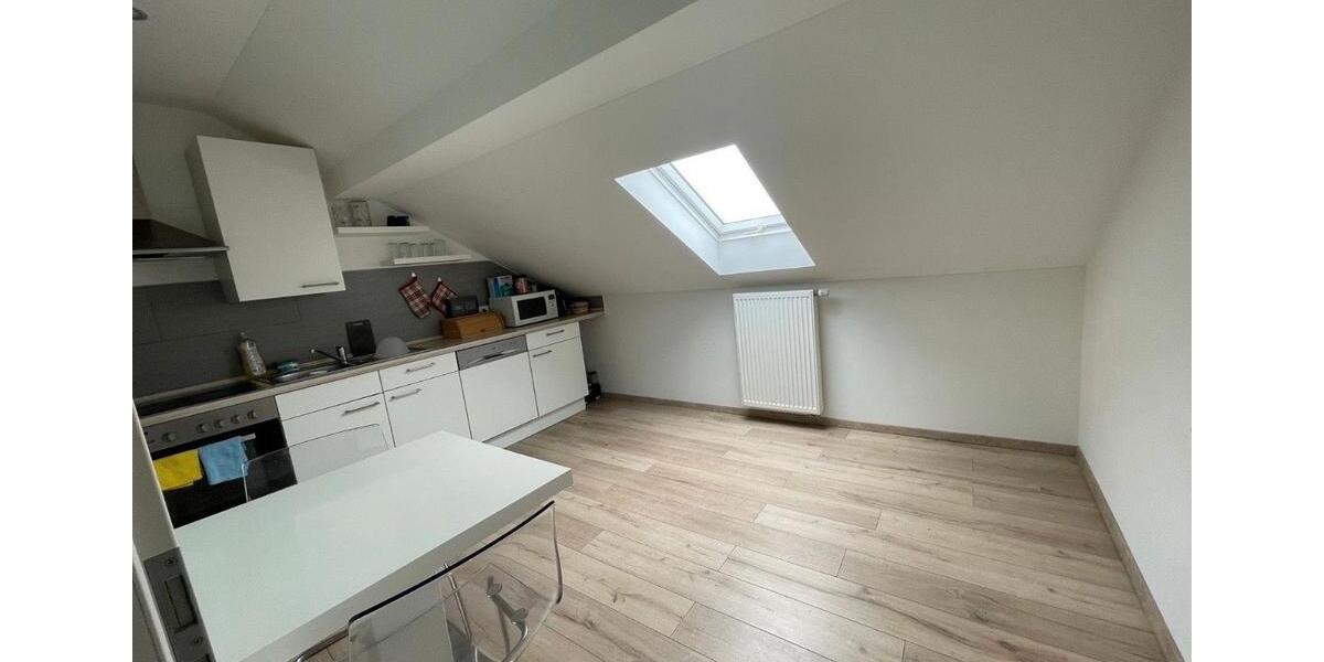 Dachgeschoßwohnung Mamming - 3 Zimmer, 115 m&sup2;, 1.040&euro; | Angebot:25639640