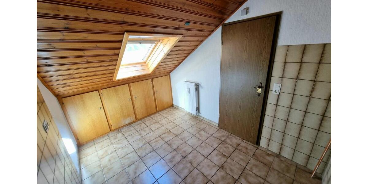 Dachgeschoßwohnung Niederzissen - 3 Zimmer, 76 m&sup2;, 700&euro; | Angebot:25639687