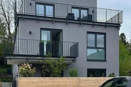 Zweibezug | 3-Zi. Penthousewohnung mit Dachterrasse & hochwertiger Einbauküche im Overather Zentrum 3 zimmer