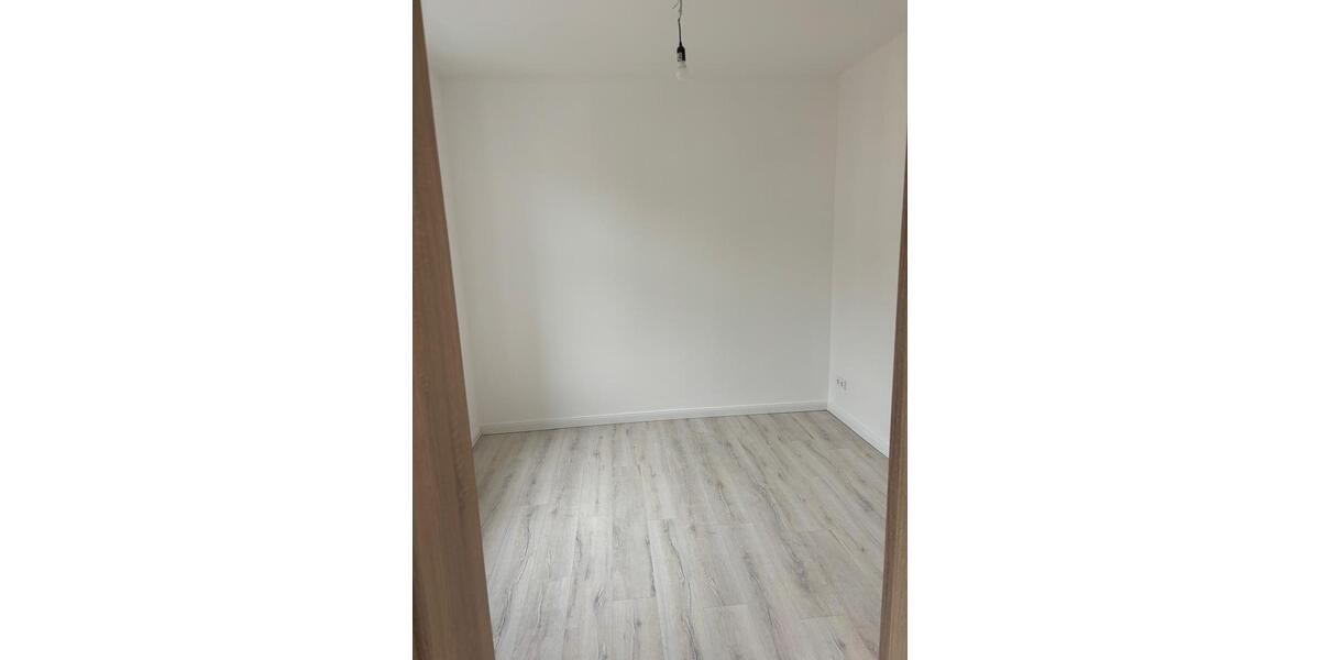 Etagenwohnung Zschopau - 4 Zimmer, 93 m&sup2;, 970&euro; | Angebot:24748771