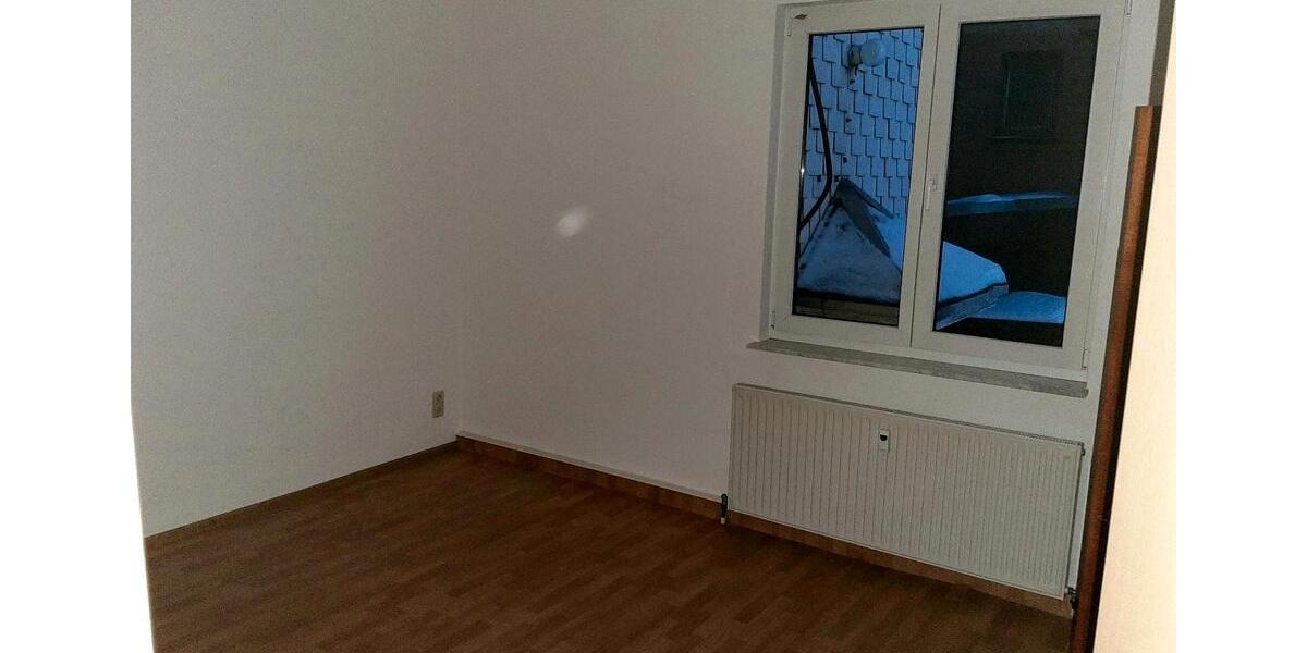 Erdgeschoßwohnung Geratal - 3 Zimmer, 68 m&sup2;, 400&euro; | Angebot:26051110
