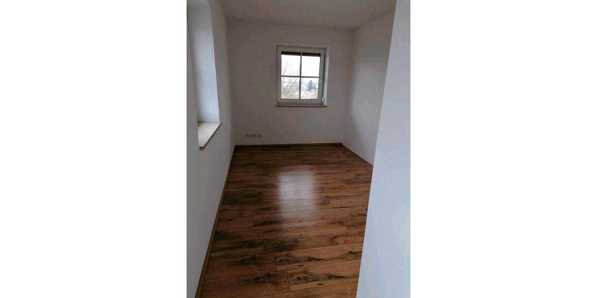 Etagenwohnung Ramerberg - 4 Zimmer, 140 m&sup2;, 1.200&euro; | Angebot:26662922