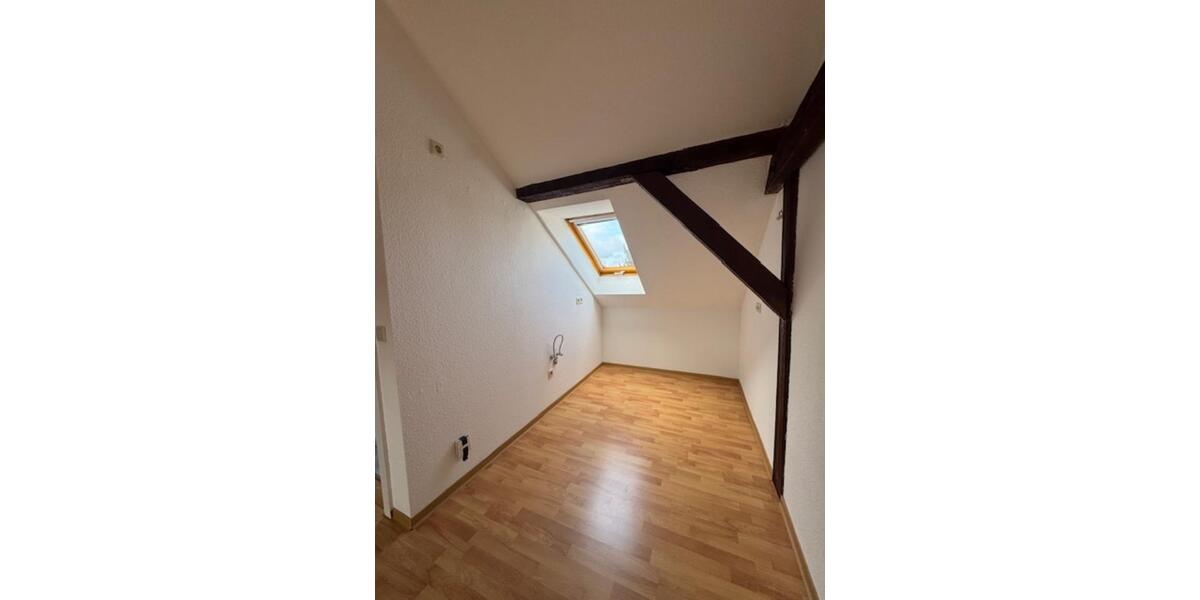 Dachgeschoßwohnung Dessau-Roßlau Roßlau - 1 Zimmer, 34 m&sup2;, 220&euro; | Angebot:25959130