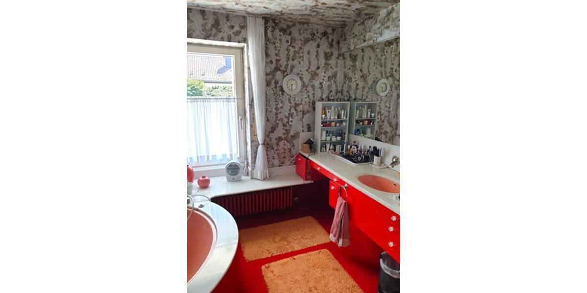 Einfamilienhaus Altötting - 7 Zimmer, 243 m&sup2;, 2.300&euro; | Angebot:25760418