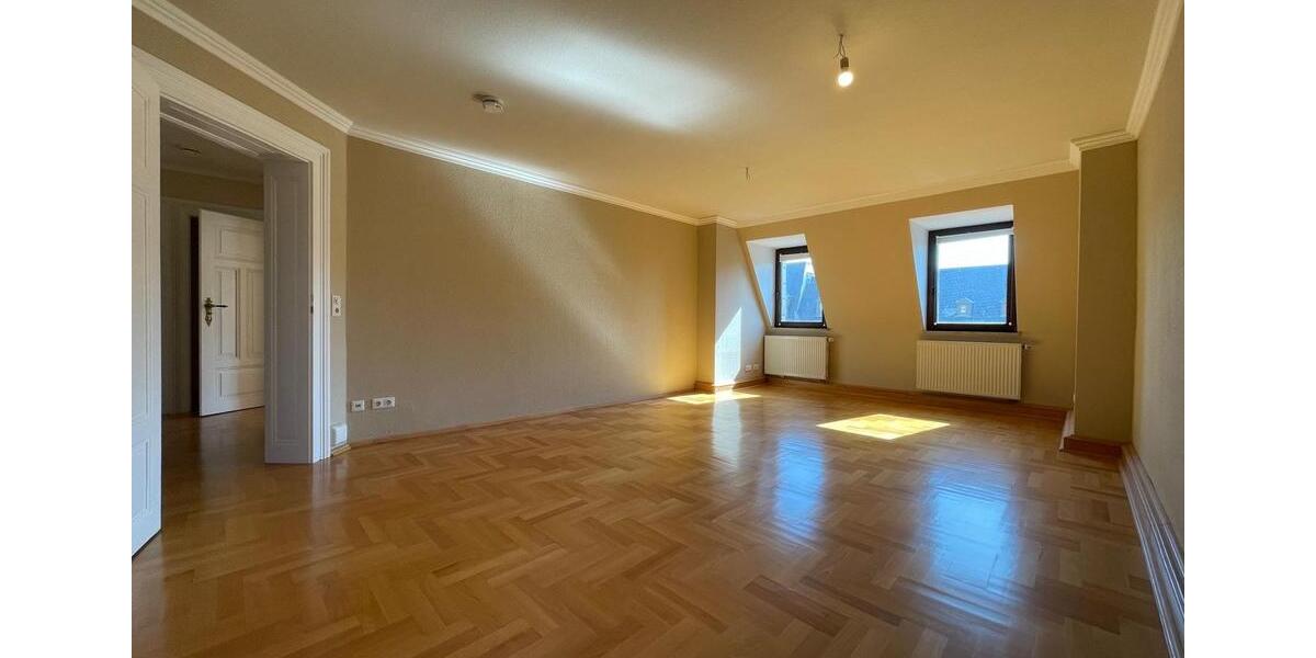 Dachgeschoßwohnung Görlitz - 3 Zimmer, 82 m&sup2;, 593&euro; | Angebot:21605268