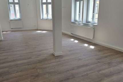 Wohnung Eisenach - 5 Zimmer, 160 m&sup2;, 1.200&euro; | Angebot:26997083