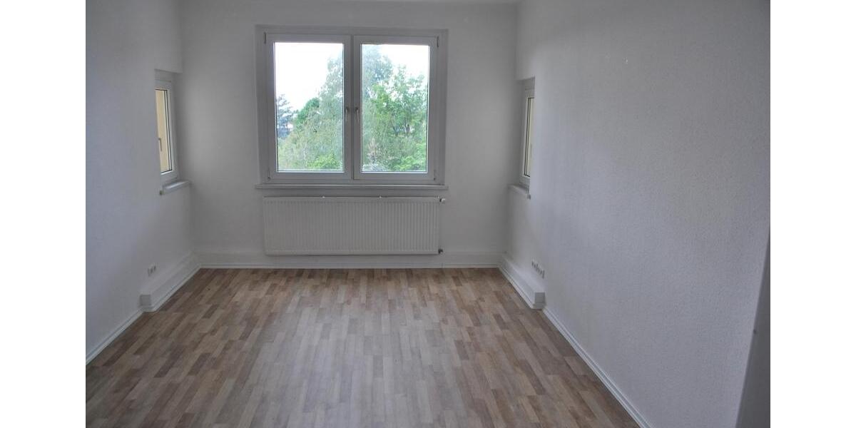 4 Raum Wohnung 2 OG rechts ab sofort frei 4 zimmer