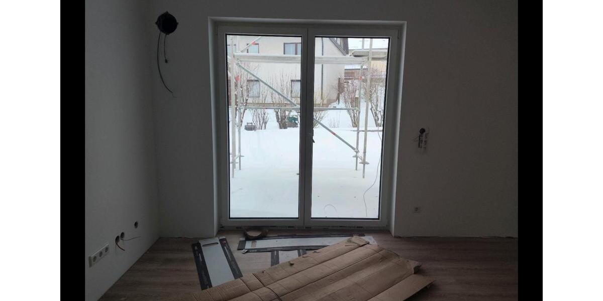 Etagenwohnung Windischeschenbach - 5 Zimmer, 98 m&sup2;, 1.000&euro; | Angebot:25907831