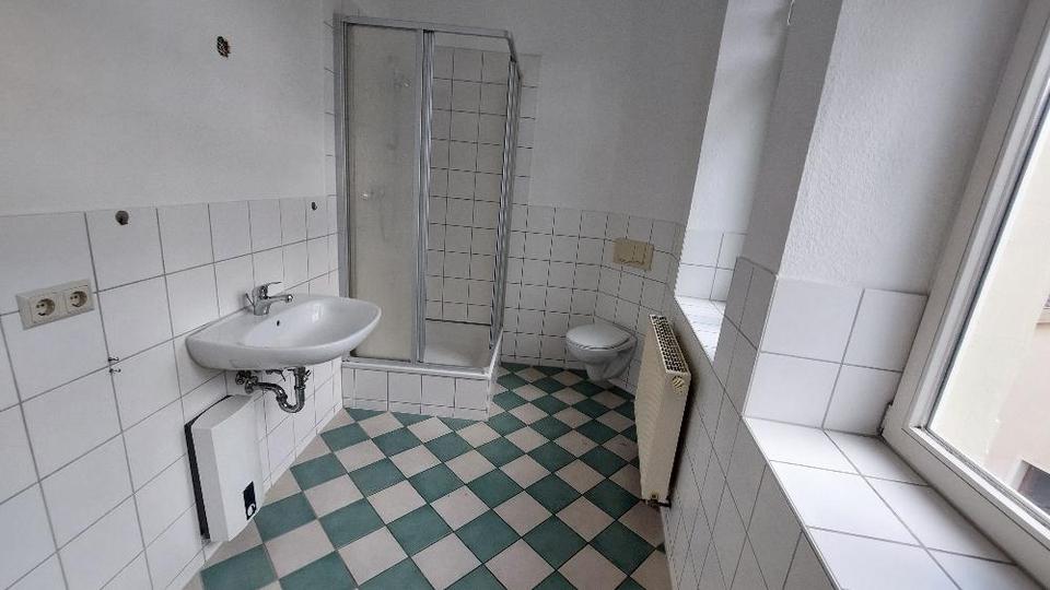 Etagenwohnung Bernburg (Saale) - 2 Zimmer, 60 m&sup2;, 320&euro; | Angebot:26283597