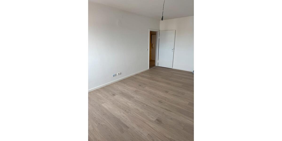 Dachgeschoßwohnung Heilbronn Kernstadt - 3.5 Zimmer, 77 m&sup2;, 910&euro; | Angebot:25812575