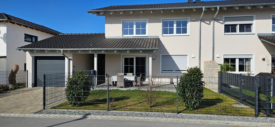 Doppelhaushälfte Osterhofen - 4 Zimmer, 130 m&sup2;, 1.100&euro; | Angebot:25399317