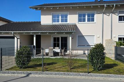 Haus Osterhofen - 4 Zimmer, 130 m&sup2;, 1.100&euro; | Angebot:25399317