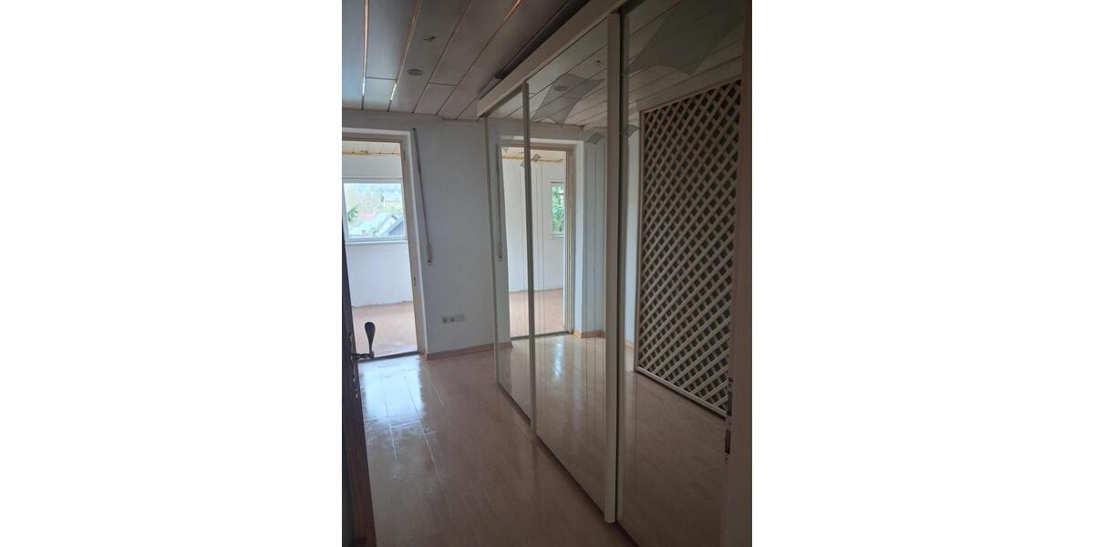 Etagenwohnung Bruck in der Oberpfalz - 5 Zimmer, 138 m&sup2;, 780&euro; | Angebot:26252367