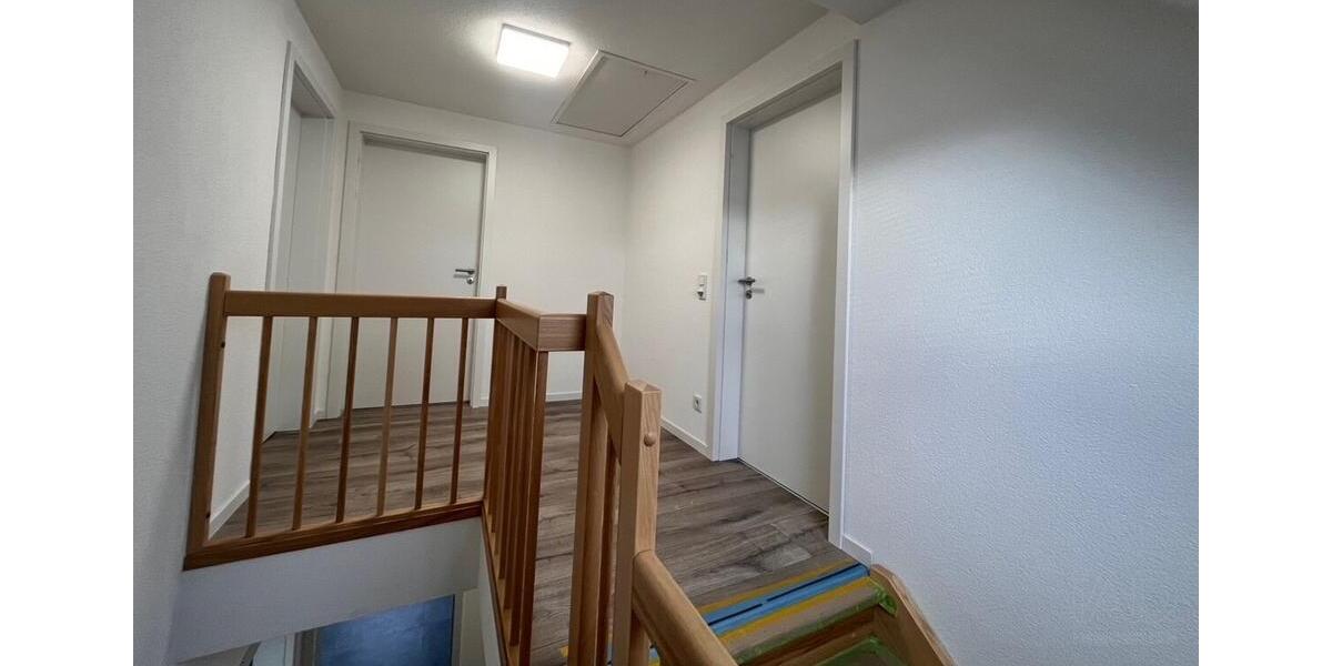Doppelhaushälfte Zwickau - 3 Zimmer, 95 m&sup2;, 1.250&euro; | Angebot:25395037