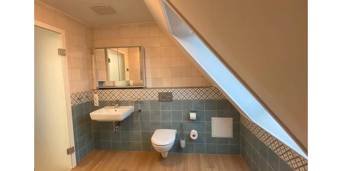Dachgeschoßwohnung Karlsburg - 4 Zimmer, 94 m&sup2;, 1.000&euro; | Angebot:26638593