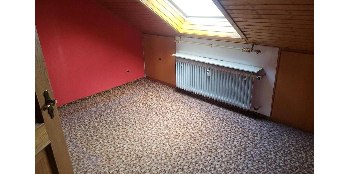 Dachgeschoßwohnung Fußgönheim - 4 Zimmer, 98 m&sup2;, 1.000&euro; | Angebot:24789052