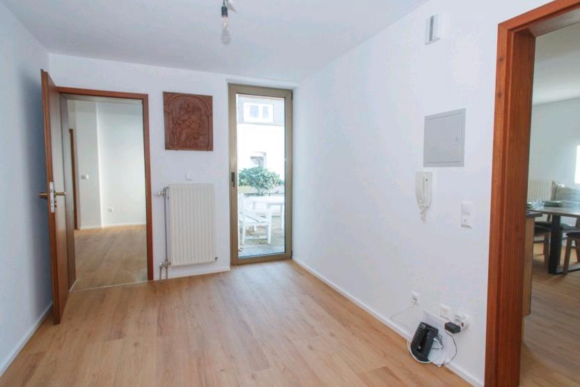 WG-Zimmer in 4er Frauen-WG im Herzen Biebrichs 1 zimmer