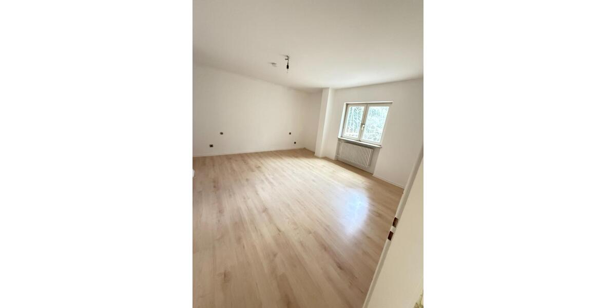 82 m² Erdgeschosswohnung mit Balkon & EBK in ruhiger Lage 2 zimmer