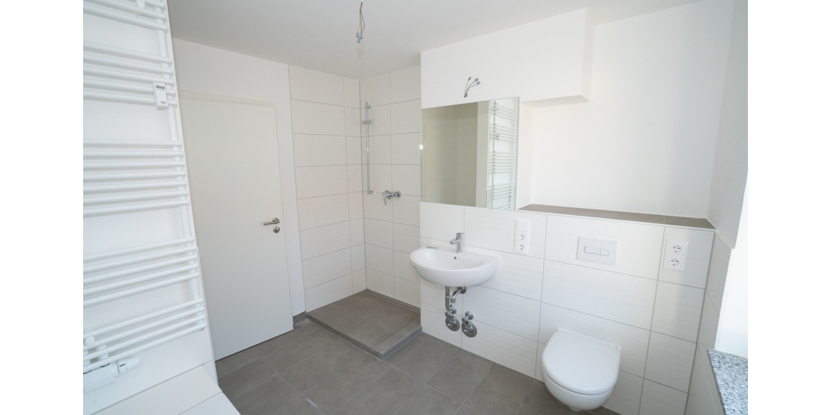 Etagenwohnung Altenburg - 4 Zimmer, 92 m&sup2;, 642&euro; | Angebot:24550815