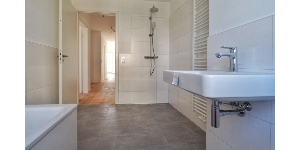 Schöner Wohnen am Schweriner See WaisenhausGärten wirklich 1. Reihe am Wasser - Etagenwohnung Schwerin Werdervorstadt | Angebot:26790961