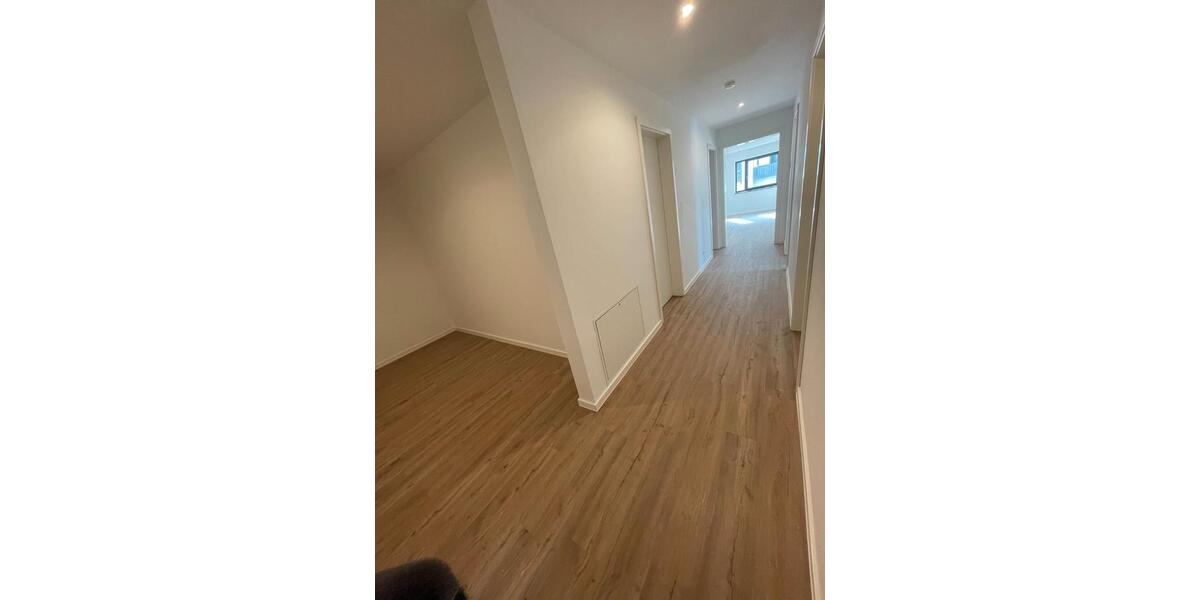 Etagenwohnung Pocking - 3 Zimmer, 102 m&sup2;, 1.090&euro; | Angebot:26581678