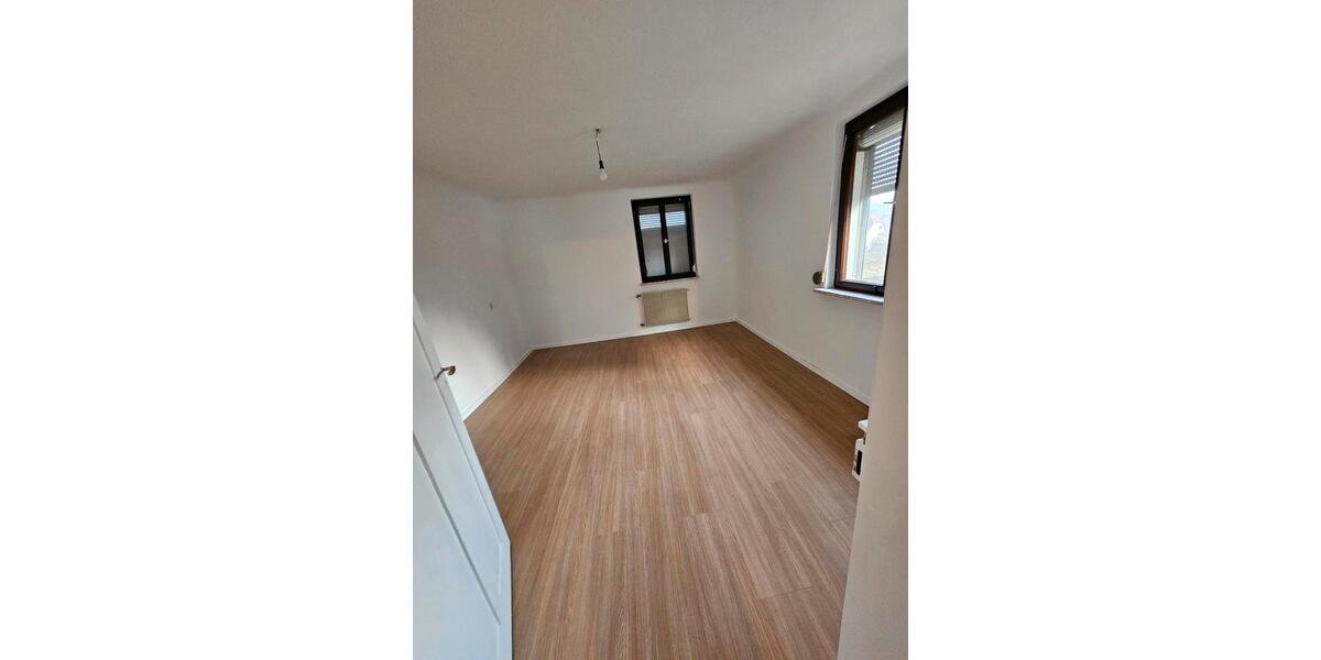 Etagenwohnung Ammerbuch - 3 Zimmer, 90 m&sup2;, 1.000&euro; | Angebot:26047554