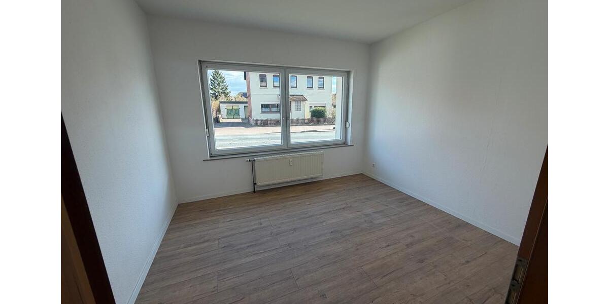 Erdgeschoßwohnung Eime - 5 Zimmer, 90 m&sup2;, 700&euro; | Angebot:25991382